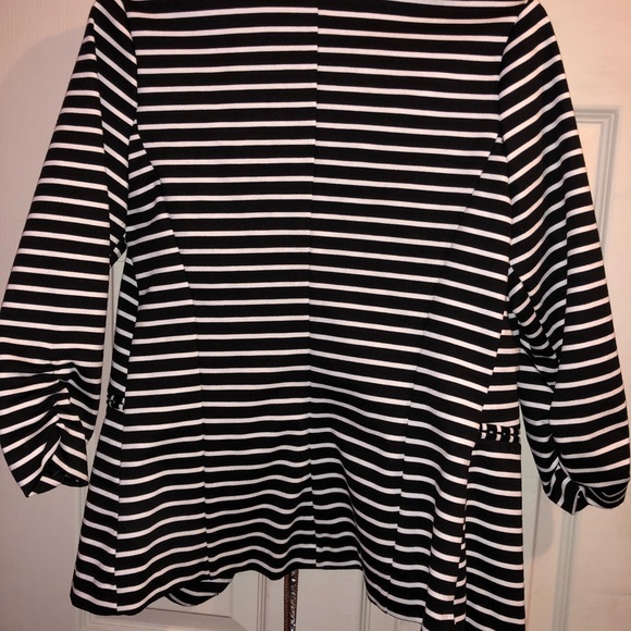 Blazer - Picture 2 of 3